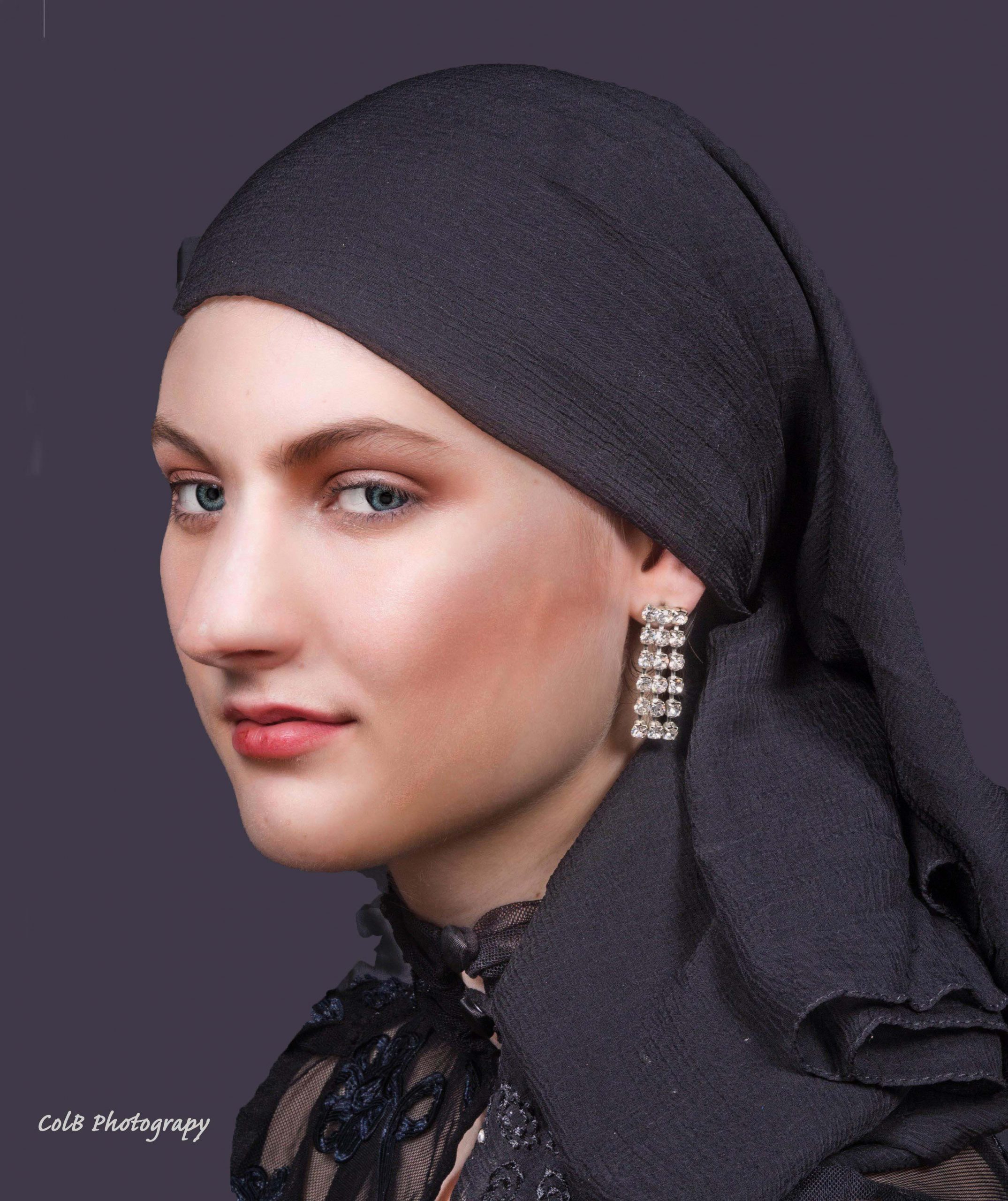 Colin Buck - Girl with Perl Earing
